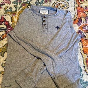 Men’s XL Abercrombie and Fitch long sleeve gray shirt